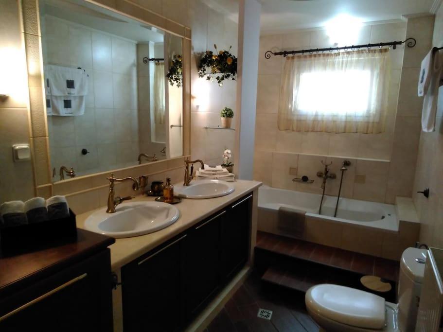 La Maison De Catherine Golos Dış mekan fotoğraf